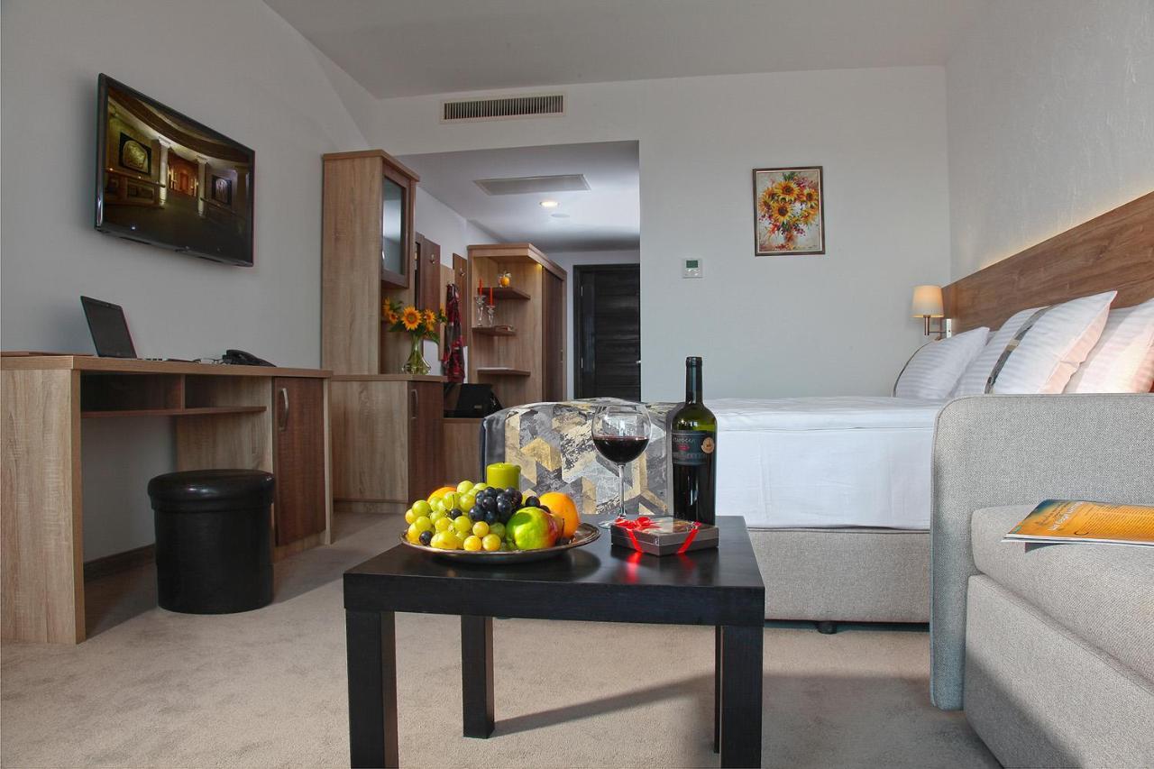 Wine & Spa Complex Starosel Exterior foto